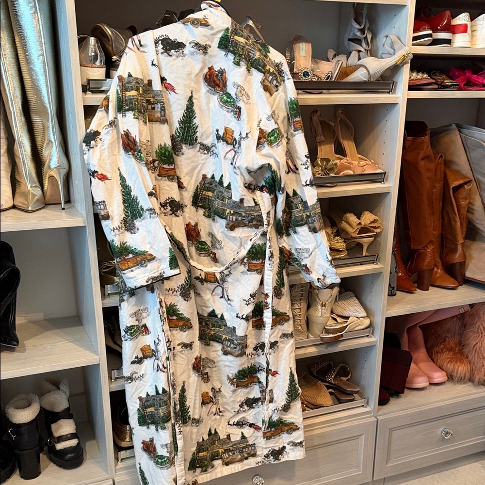 National Lampoon’s Christmas Vacation Pottery Barn Robe - Picture 4 of 4